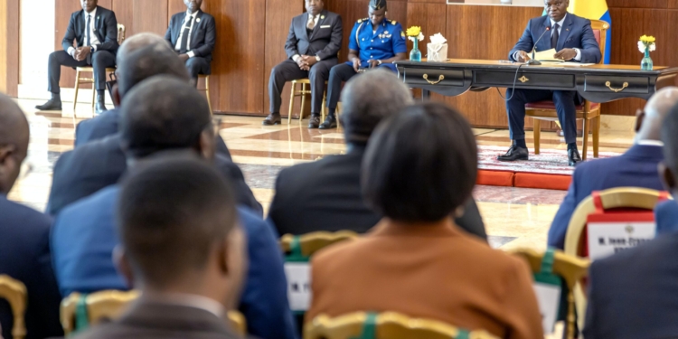Décentralisation au Gabon : Oligui Nguema attend des "mesures pertinentes" pour le transfert de compétences et de moyens aux collectivités locales, cr"dit Com PR.