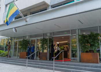 L'ambassadeur du Gabon en France bientôt sans domicile fixe ? Crédit DR.