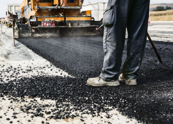 Routes gabonaises : après des décennies aux commandes, les entreprises françaises passent la main, crédit photo DR.