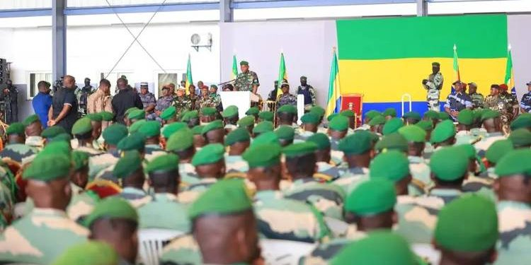 Gabon quand Brice Oligui Nguema biboche ses troupes / DR.