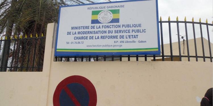 *** Local Caption *** Les fonctionnaires ont investi la fonction publique pour dénoncer plusieurs dysfonctionnements.