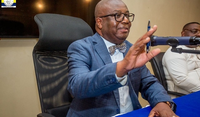 Le Coup de Balai d'Adrien Nguema Mba à la Mairie de Libreville, photo DR.