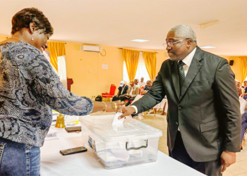 Barreau du Gabon : Le grand chelem de Raymond Obame Sima, image Gabonreview