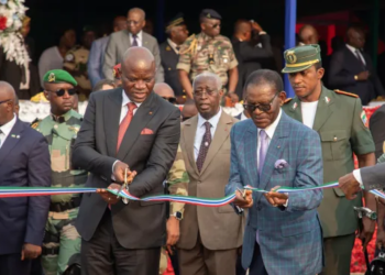 Brice Clotaire Oligui Nguema et Teodoro Obiang Nguema Mbasogo inaugurent l'interconnexion électrique Gabon-Guinée équatoriale, photo Com PR.