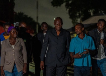 En pleine nuit, Oligui Nguema au chevet des déguerpis de Plaine-Oréty, crédit DR.