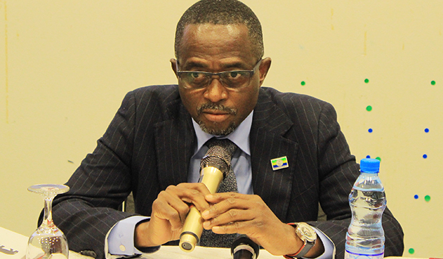 Le ministre du Pétrole Sosthène Nguema Nguema dénonce les abus de la sous-traitance à Port-Gentil, crédit Gabonreview.